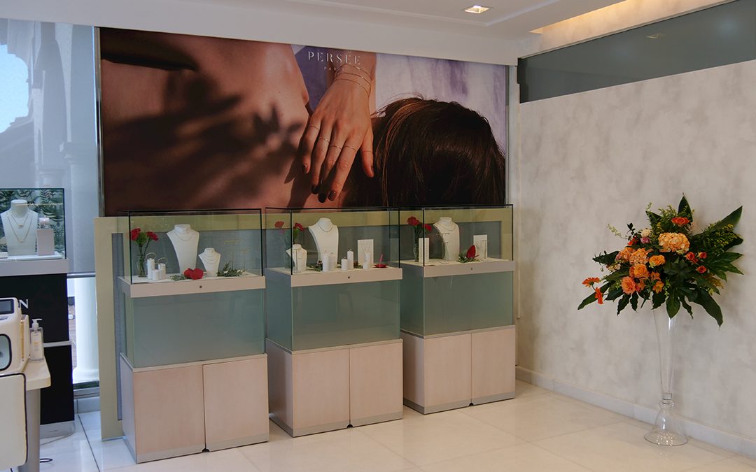 Persée Paris presenta por primera vez en España sus audaces joyas soldadas a la piel